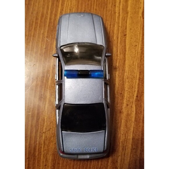 Maine State Police Road Champs die cast police car 1:43 scale - Picture 5 of 9